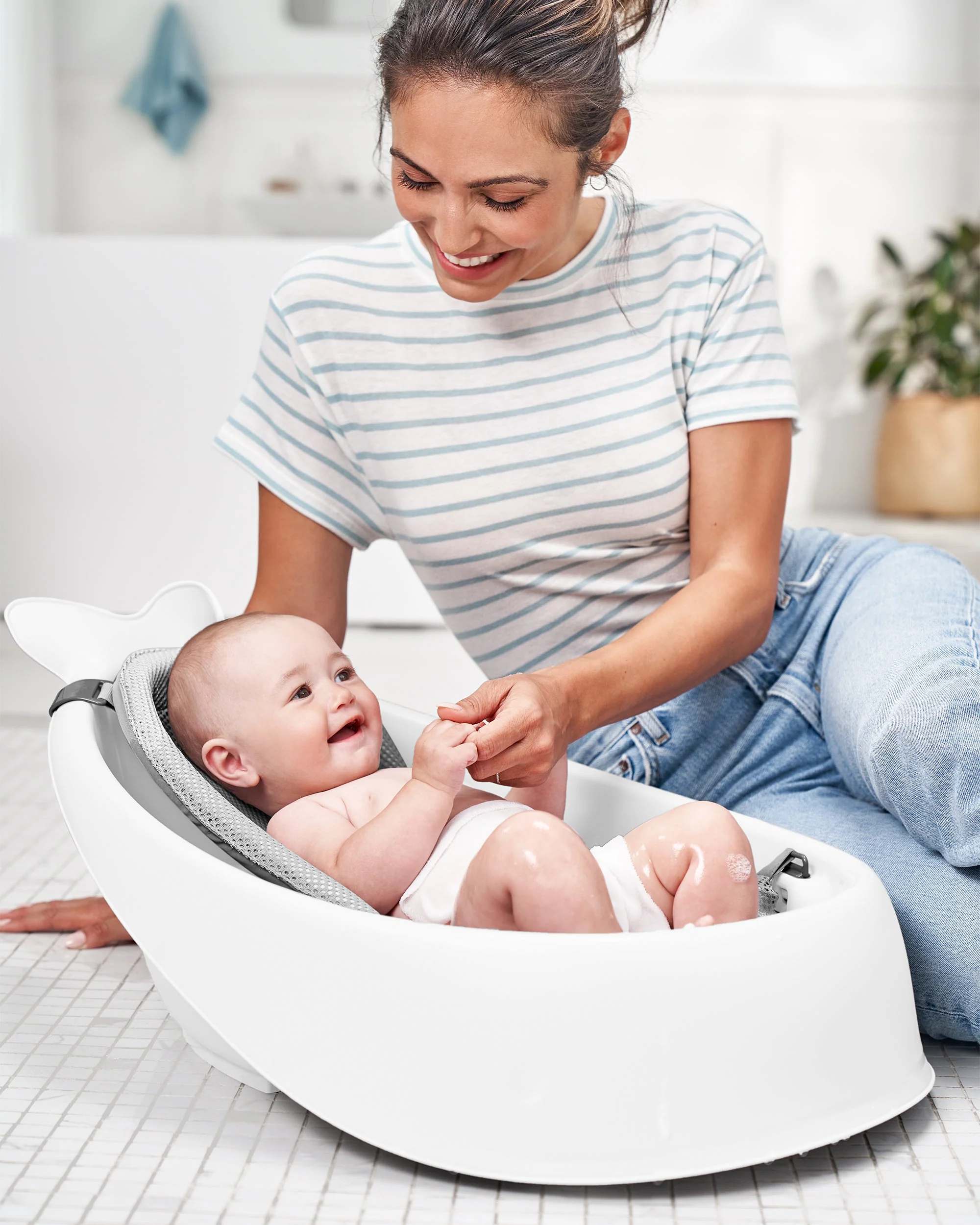 White Moby Smart Sling 3 Stage Bath - Image 16
